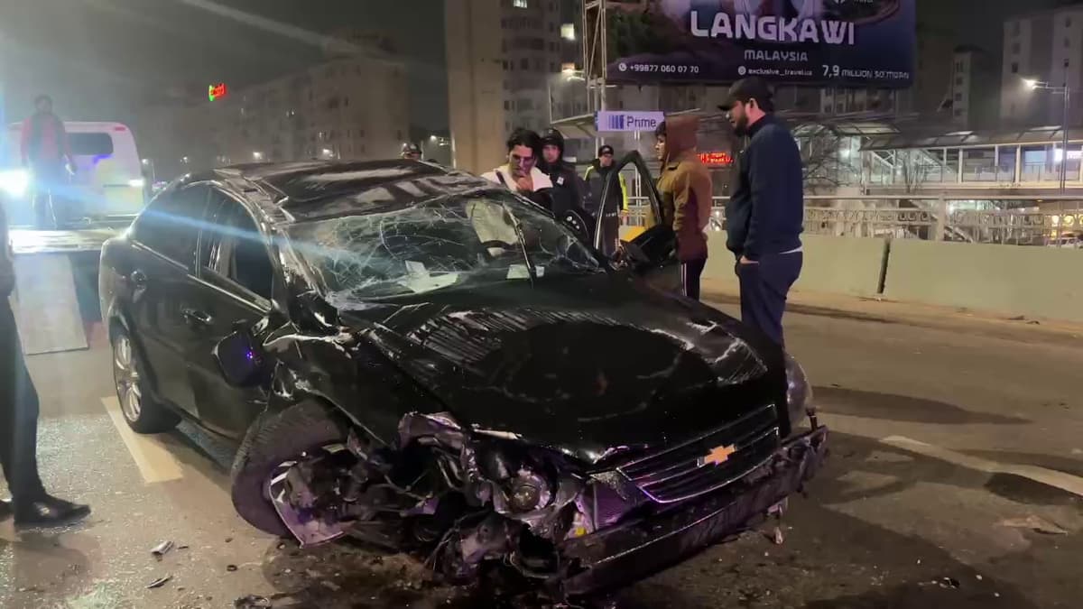 Sebzor ko‘chasidagi ko‘prik ustida 3 ta mashina ishtirokida YTH sodir bo‘ldi