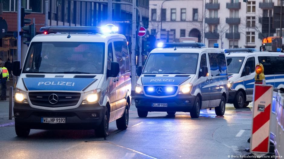 Германияда РФ фойдасига жосусликда гумонланган уч киши устидан суд бошланди