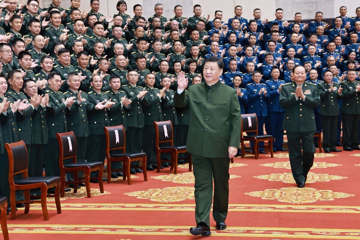 Si Jinping harbiylarni korrupsiyaga botgan amaldorlarni yashirmaslikka chaqirdi