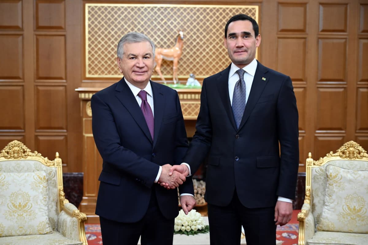 Shavkat Mirziyoyev Ashxobodda Turkmaniston prezidenti Serdar Berdimuhamedov bilan uchrashdi