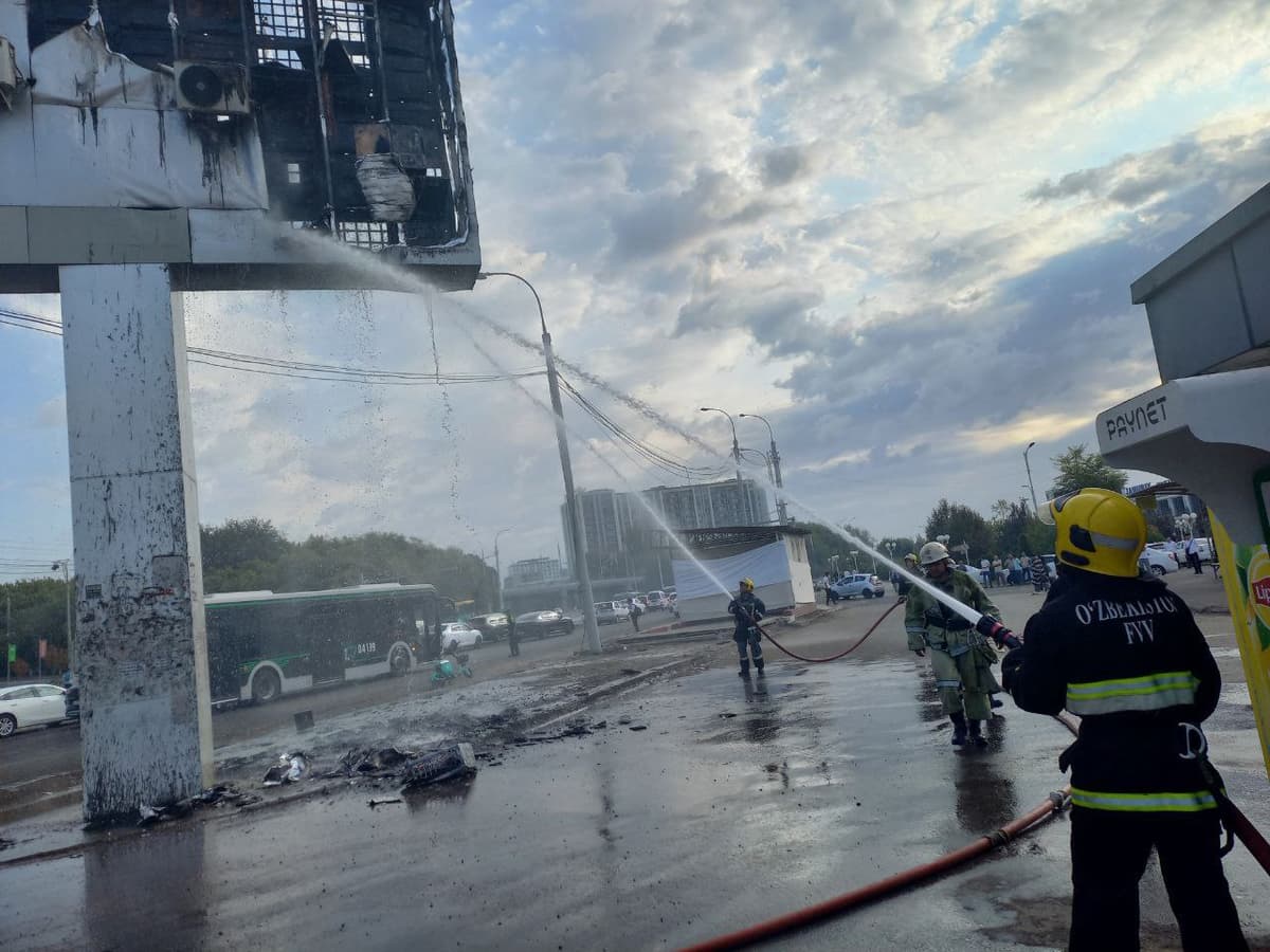 Shota Rustaveli ko‘chasida elektron reklama peshtaxtasi yonib ketdi