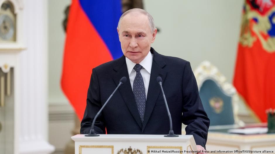Putin Vengriya TIV rahbari Siyyartoga ikki harbiy asirni topshirdi