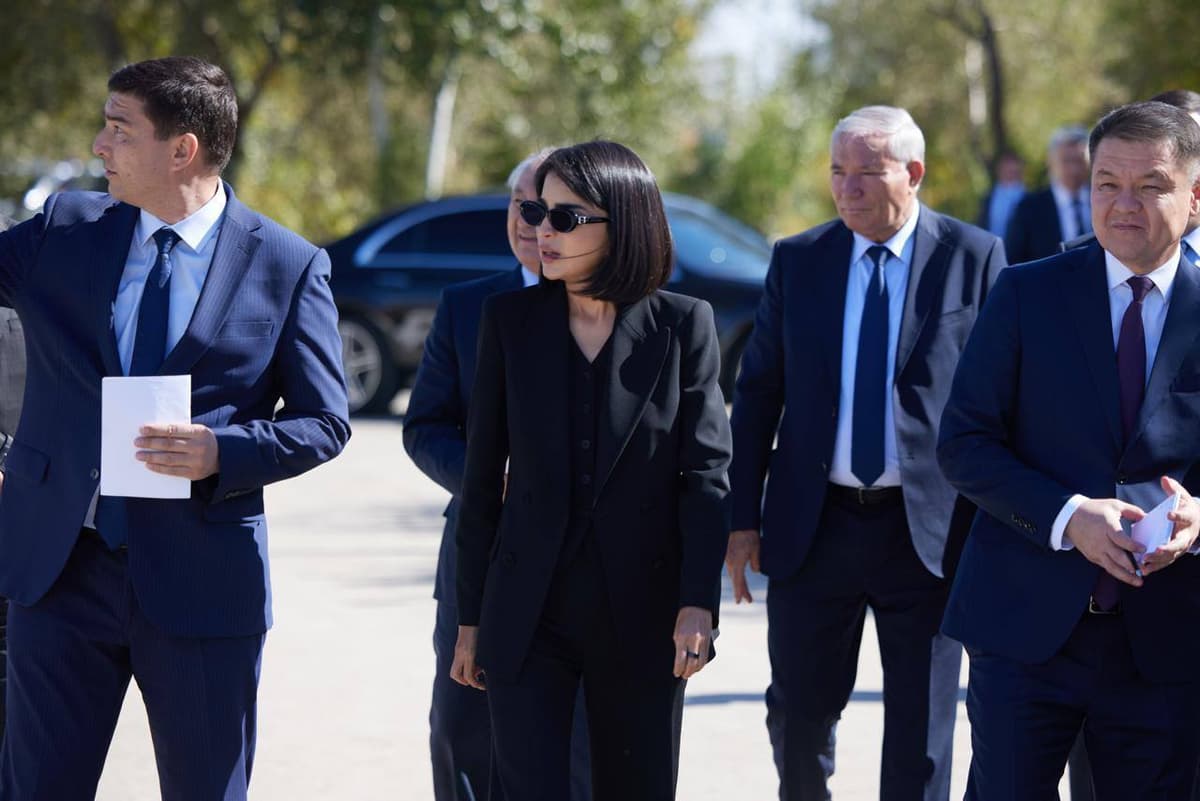 Saida Mirziyoyeva Nukusdagi mahallada suv tozalash inshootini borib ko‘rdi