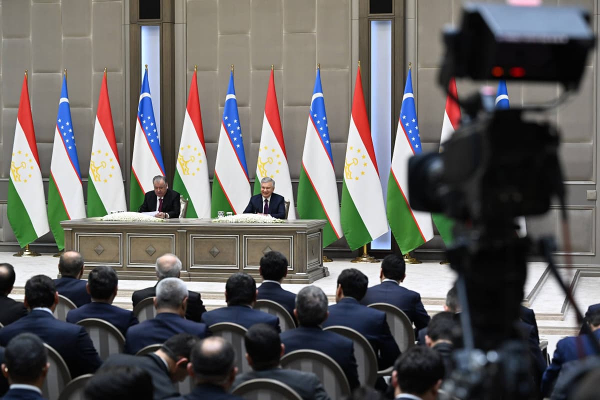 Shavkat Mirziyoyev va Imomali Rahmon Oliy davlatlararo kengash yig‘ilishi yakunlari yuzasidan bayonot berdi