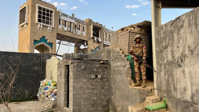Pokiston afg‘on universitetini o‘qqa tutdi: 7 kishi halok bo‘ldi, o‘nlab kishilar yaralandi
