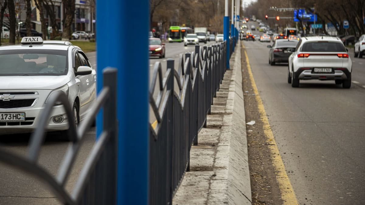 Toshkent ko‘chalariga panjaralar qaytyapti. Ular xavfli bo‘lgani uchun olib tashlangandi