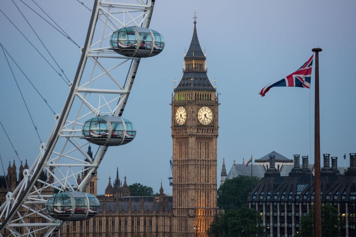 Britaniyada me’yordan ortiq mehnat qilgan farrosh ishdan bo‘shatildi