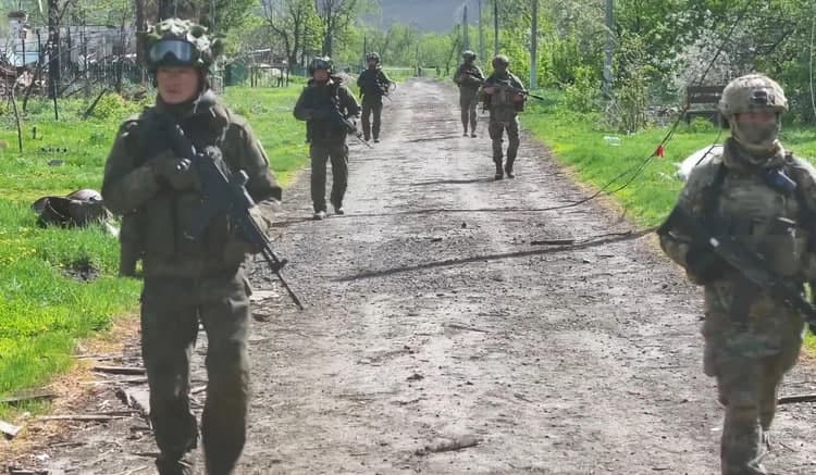 КНДР может направить еще военных в Россию – разведка Южной Кореи