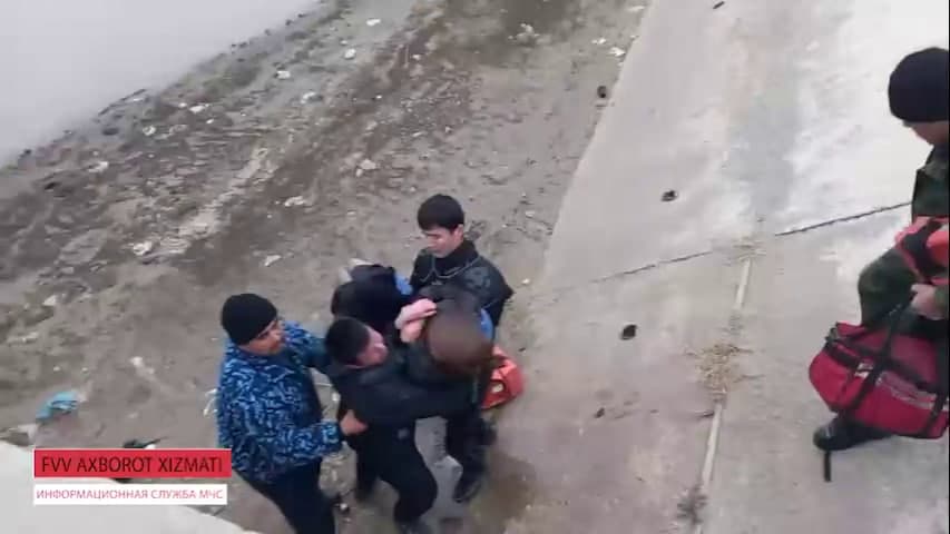 FVV qutqaruvchilari Nukusda cho‘kayotgan fuqaroni qutqardi
