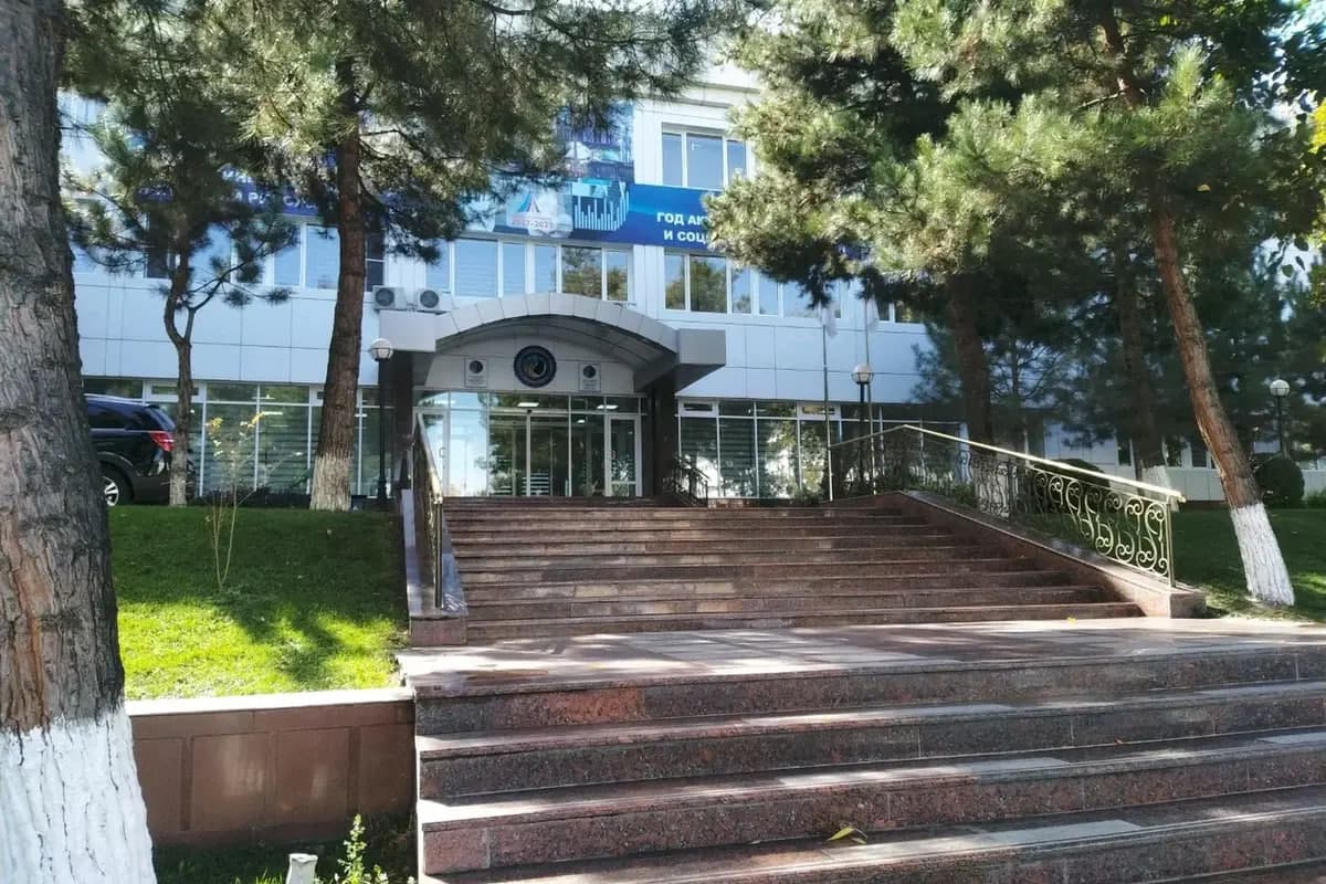 В университете Губкина в Ташкенте опровергли пропаганду военных действий РФ