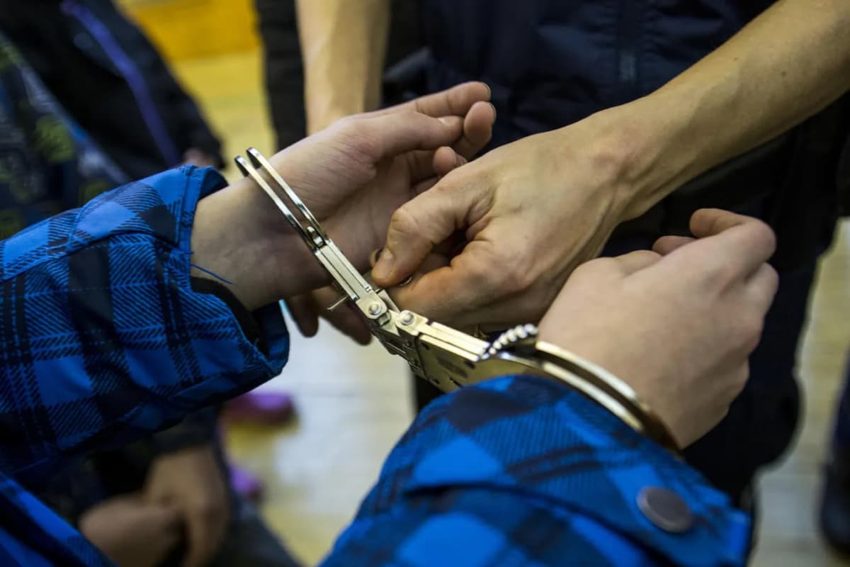 Швецияда 13–14 ёшлилар учун ҳибс марказлари жорий этилади