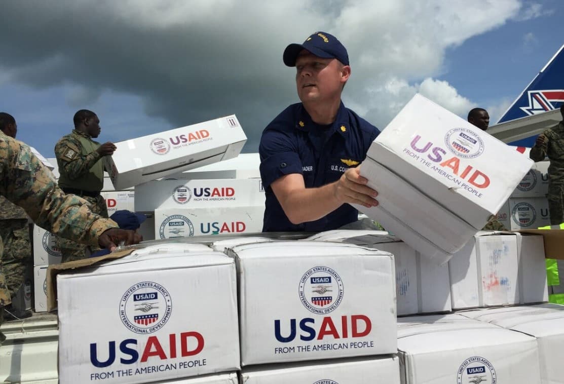 USAID отправляет сотрудников по всему миру в административный отпуск