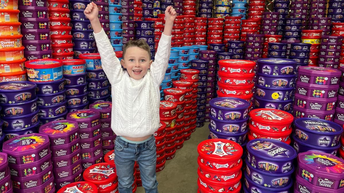 Buyuk Britaniyada olti yoshli bola sayyorani qutqarish uchun 2,5 mingta plastik yig‘di