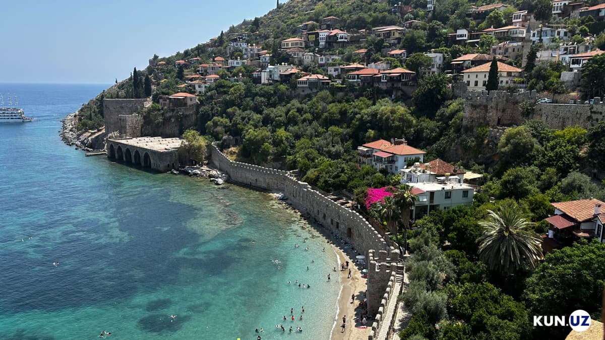 O‘rta Yer dengizi uzra maroqli sayr, afsonaviy qal’aga sayohat: Turkiyaning Alanya shahridan fotoreportaj