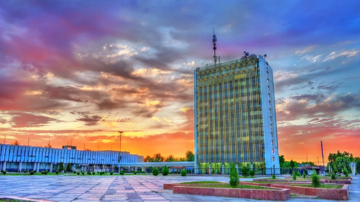 Навоий вилоятини ривожлантириш бўйича президент қарори қабул қилинди