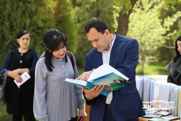 Eng ko‘p kitob o‘qigan xodimga 1 oylik ish haqi miqdorida pul mukofoti beriladi