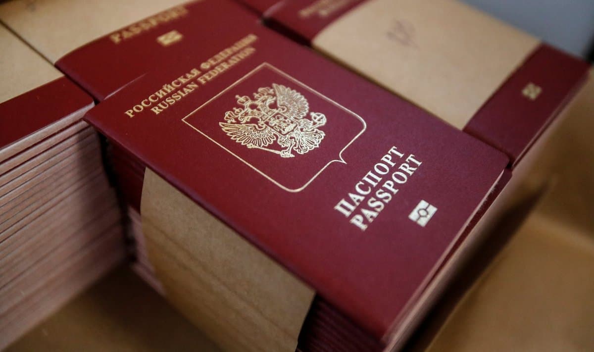 Литва 1 июндан Россиянинг нобиометрик хорижга чиқиш паспортини тан олмайди