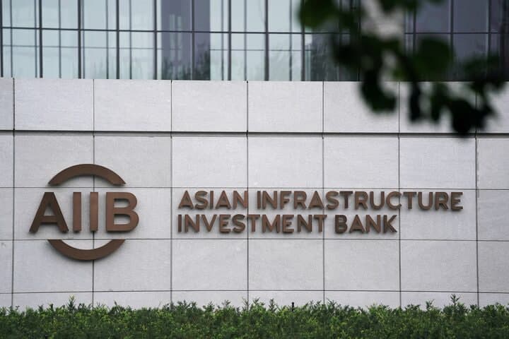 AIIB and Uzbekistan sign $500 million agreement to support green economic reforms