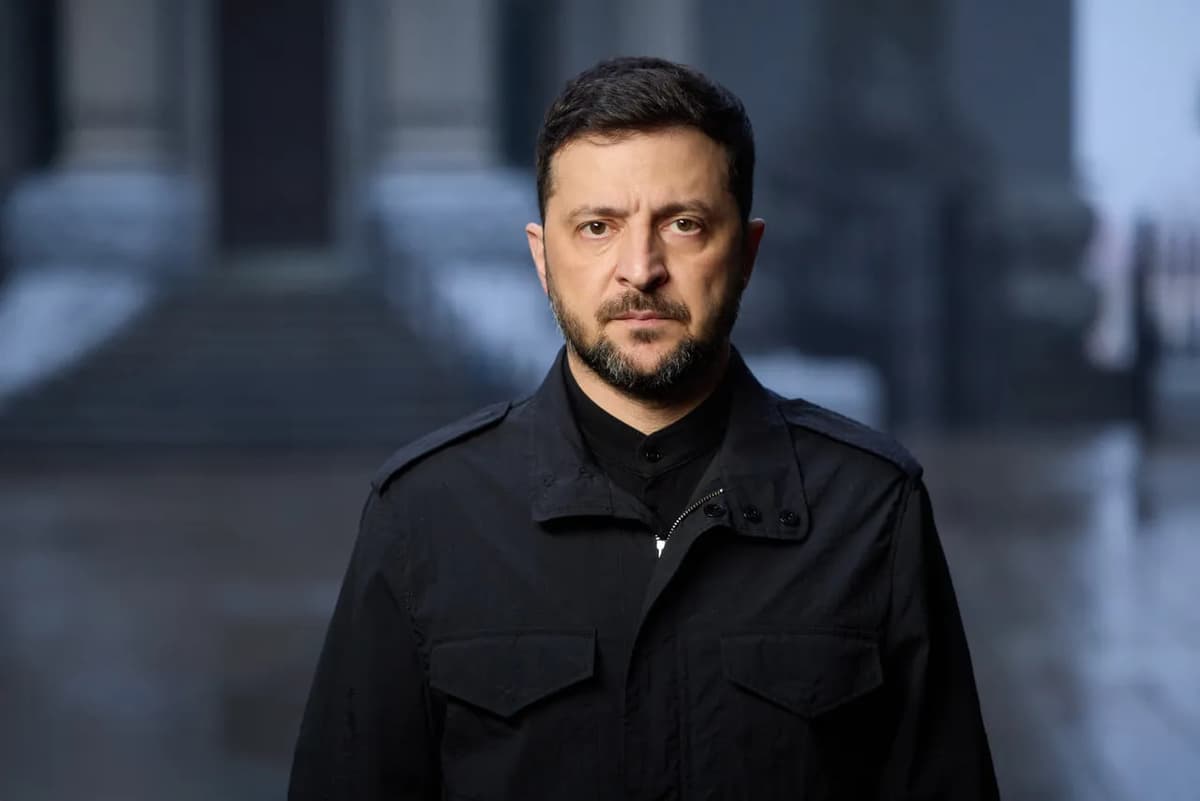 Зеленский Минскка кескин сигнал йўллади
