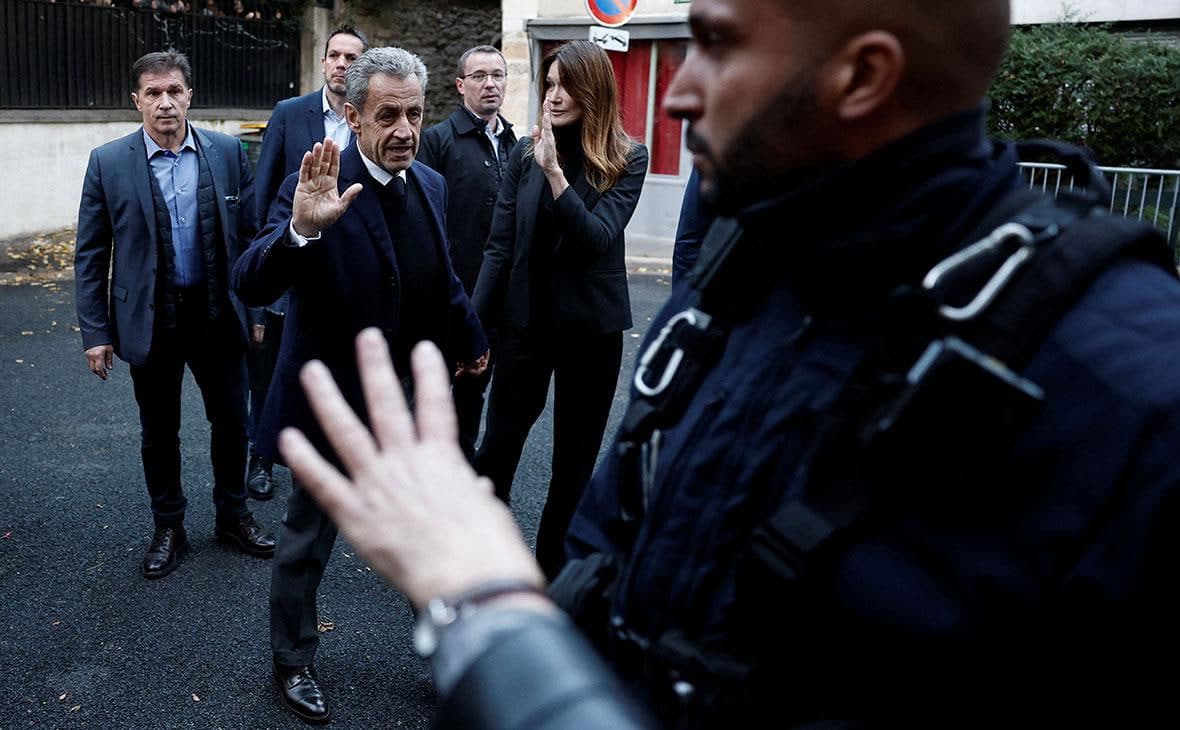 Fransiya IIV: Sarkozi Parijdagi qamoqxonada qo‘shimcha himoyaga olindi