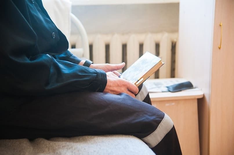 Uzbekistan formalizes sentence cuts for prisoners who read literature