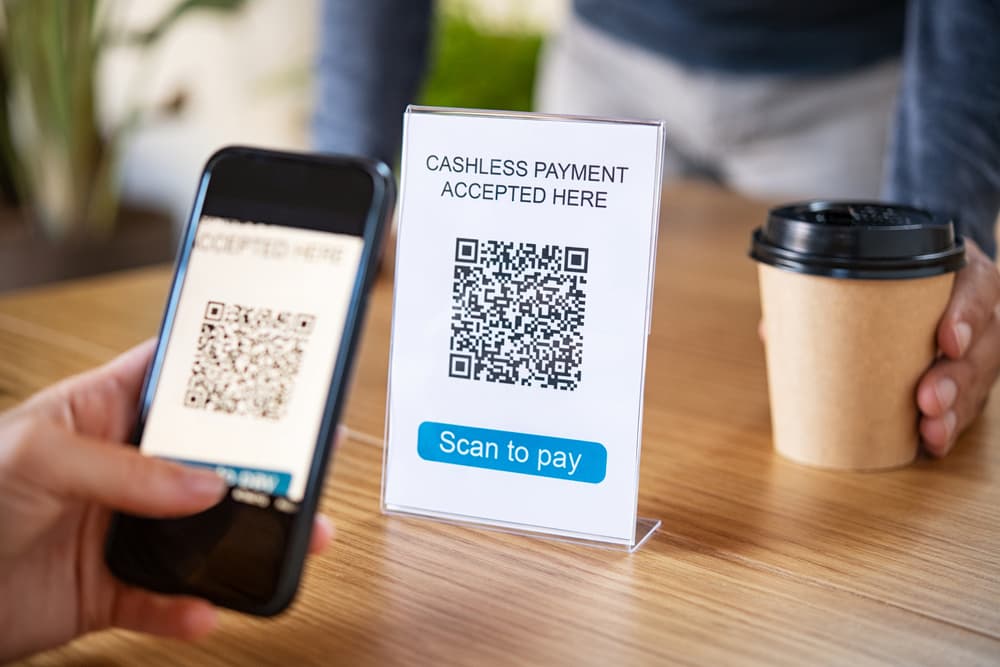 Tadbirkorlarga mobil to‘lov ilovalarining hammasiga o‘tadigan universal QR-kod beriladi