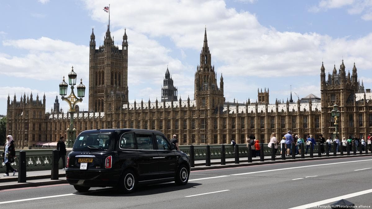 MI5: Хитой Британия парламентида жосуслик қилишга уринмоқда