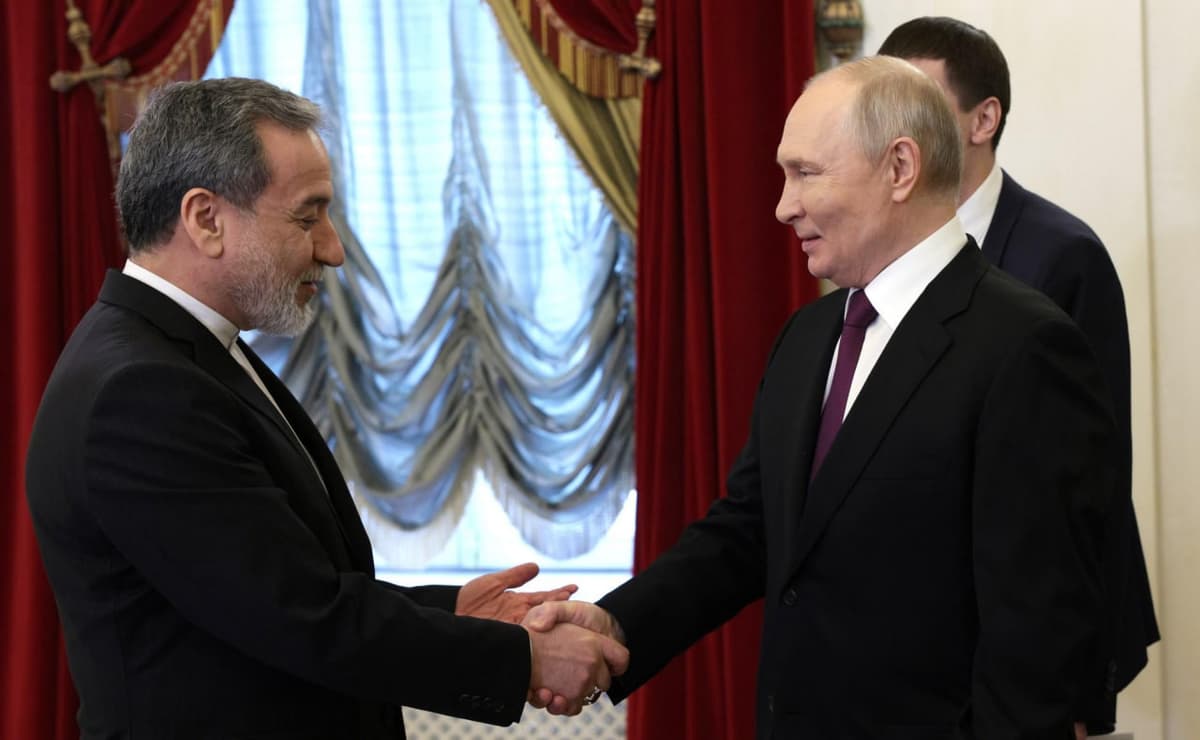 Аббас Аракчи объяснил Владимиру Путину, что мешает переговорам Ирана с США