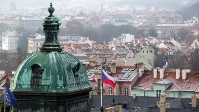 Chexiya parlament saylovlari oldidan aralashuvdan xavotirda