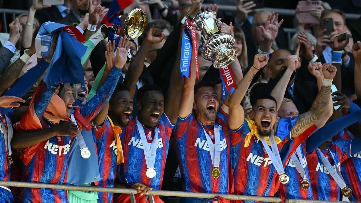 «Siti» Angliya Kubogi finalida yutqazdi, Husanov kumush medal taqdi