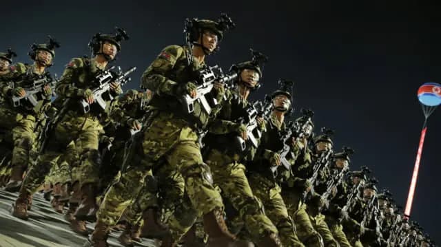 Сеул: Северная Корея отправила в Россию около пяти тысяч военных