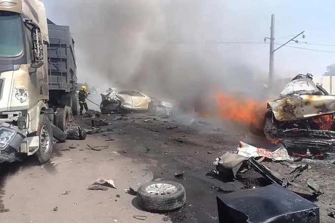 Число погибших в ДТП в Ангрене достигло 11 человек