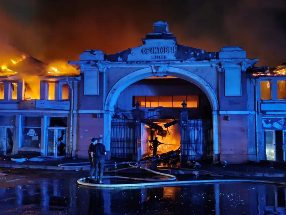 Odessa ramziga aylangan bozor zarba ostida qoldi – fotosuratlar