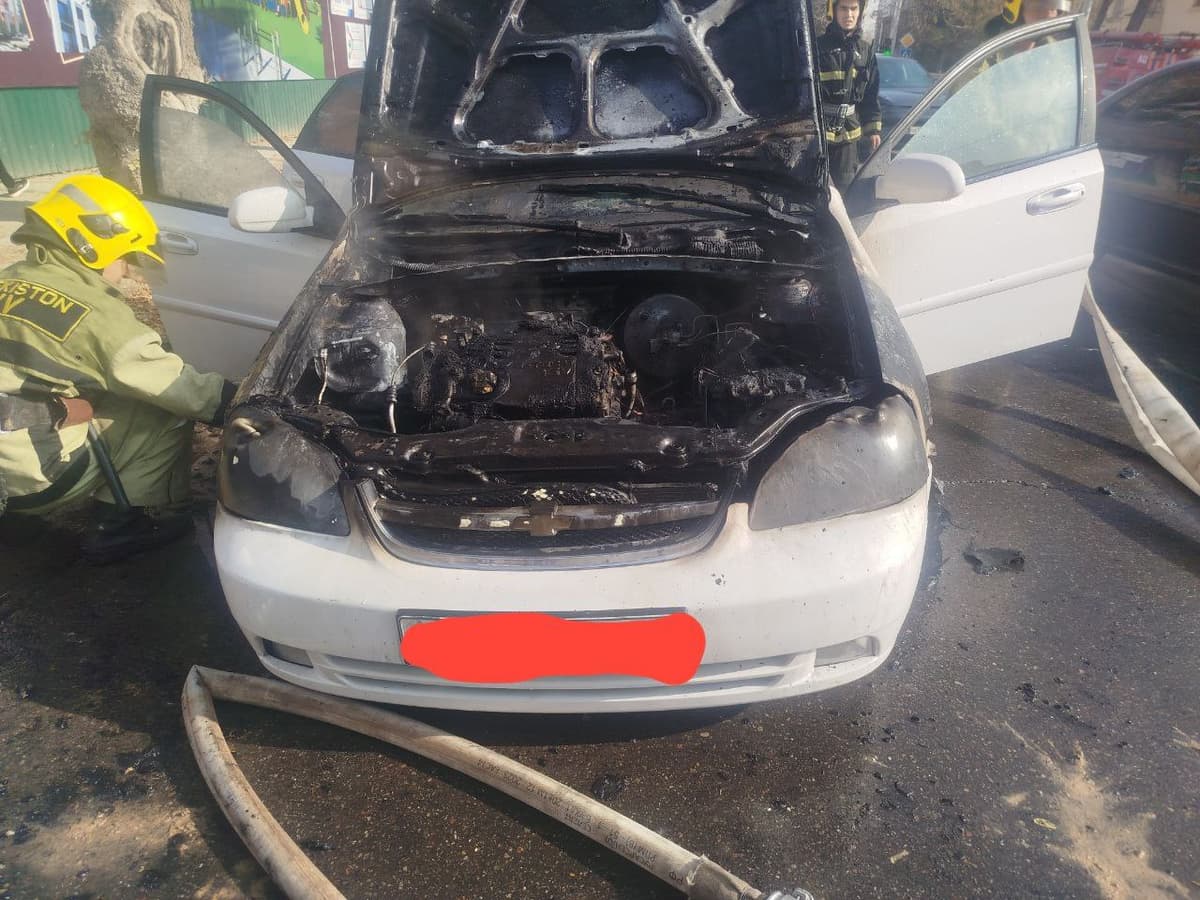 Yunusobodda avtomobildagi yong‘in 2 daqiqada bartaraf etildi