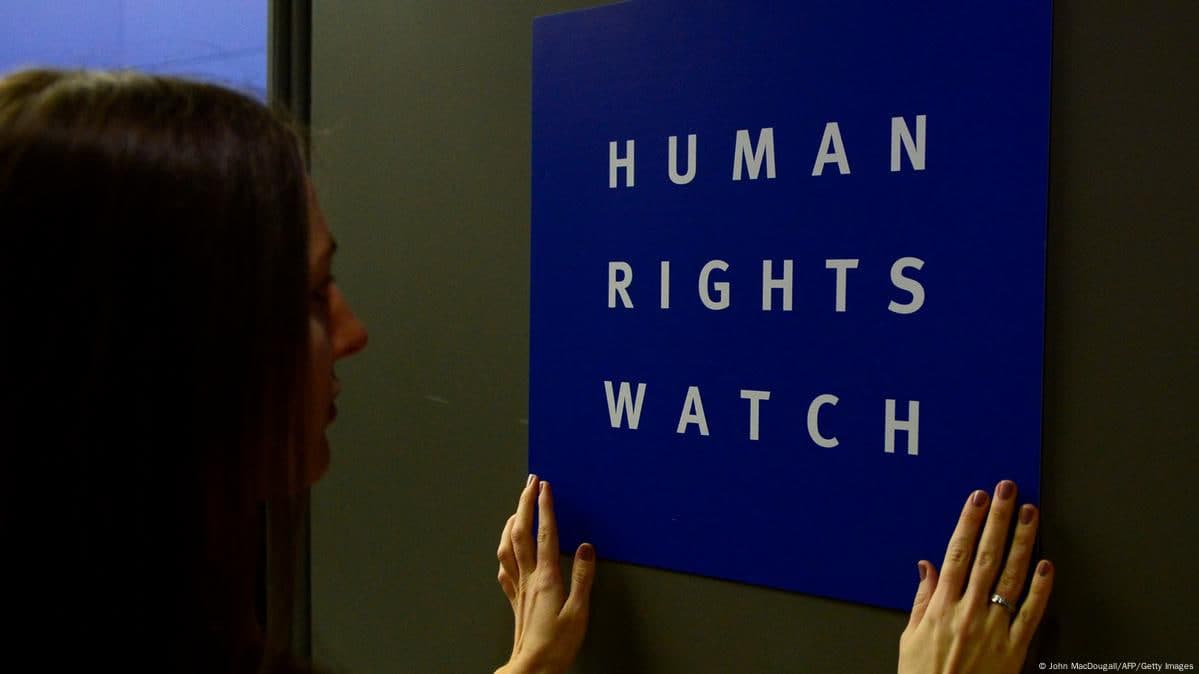 HRW: Россия расмийлари ўзгача фикрловчиларни таъқиб қилишни кучайтирмоқда