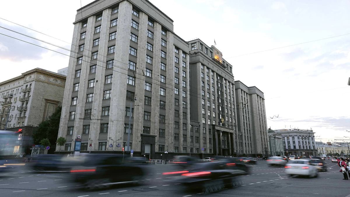 Duma «chet el agentlari» uchun daromad solig‘ini 30 foizgacha oshirdi