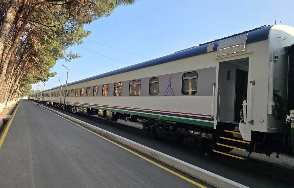 Uzbekistan expands railway fleet with new passenger cars and a diesel train