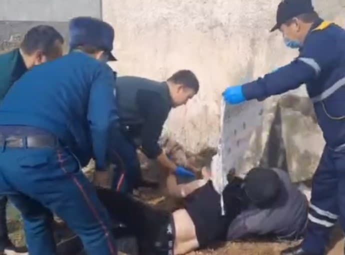 Samarqandda hojatxonaga tushib ketgan chaqaloq qutqarildi