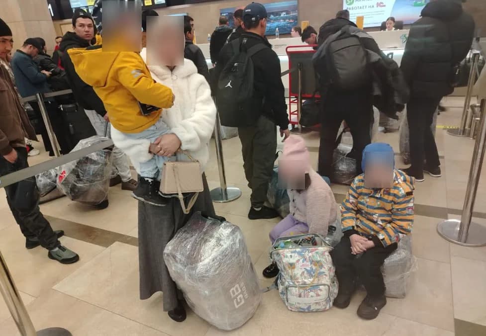 Abakanda og‘ir ahvolga tushgan ona va 3 farzandi vatanga qaytarildi