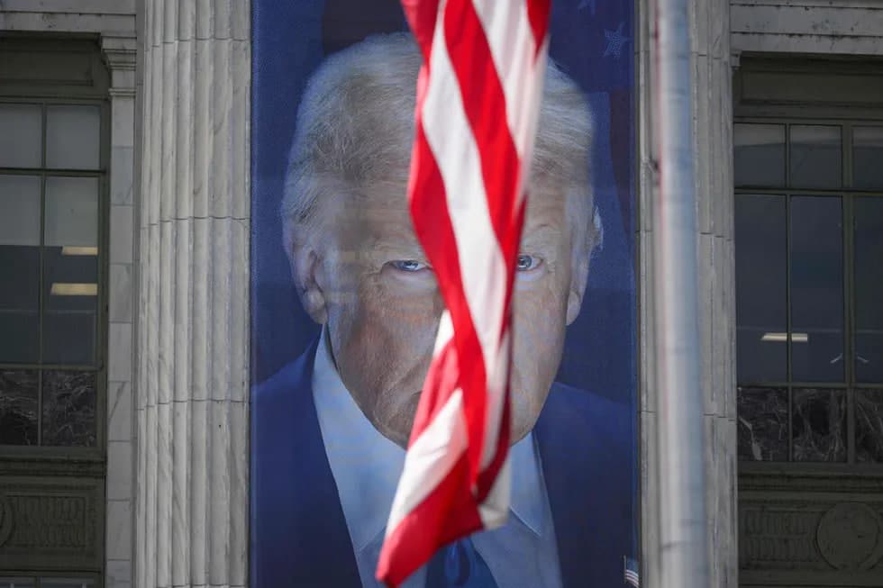 Украина қонга беланмоқда, Трамп қўлини ювмоқда, Европа томошабин – сиёсатчилар, экспертлар ва журналистлар Путин ва Трамп мулоқоти ҳақида