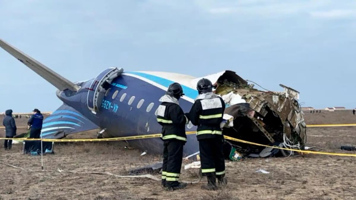Rossiya va Ozarboyjon AZAL samolyoti halokati oqibatlari «hal etilganini» e’lon qildi