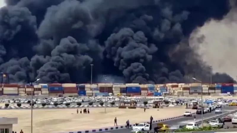 Эрондаги портда даҳшатли портлаш рўй берди