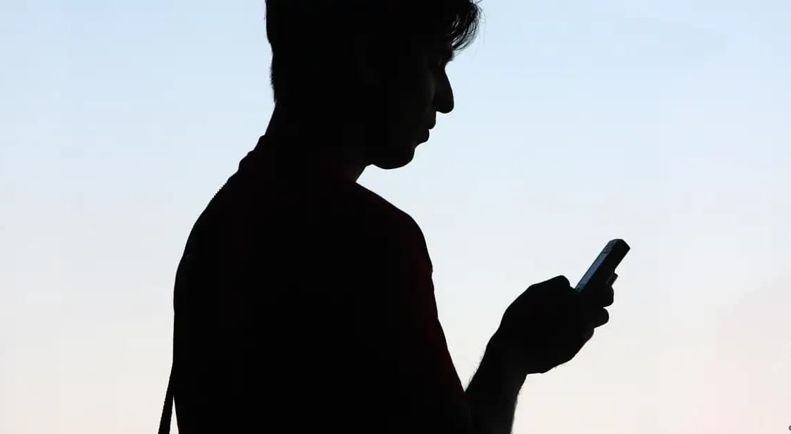 Sun’iy intellektga asoslangan «do‘stona» chatbotlar kamroq ishonchga loyiq – tadqiqot