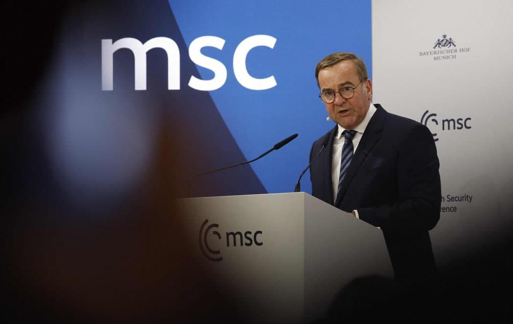 Germaniya mudofaa vaziri Vensning Myunxendagi nutqini tanqid qildi