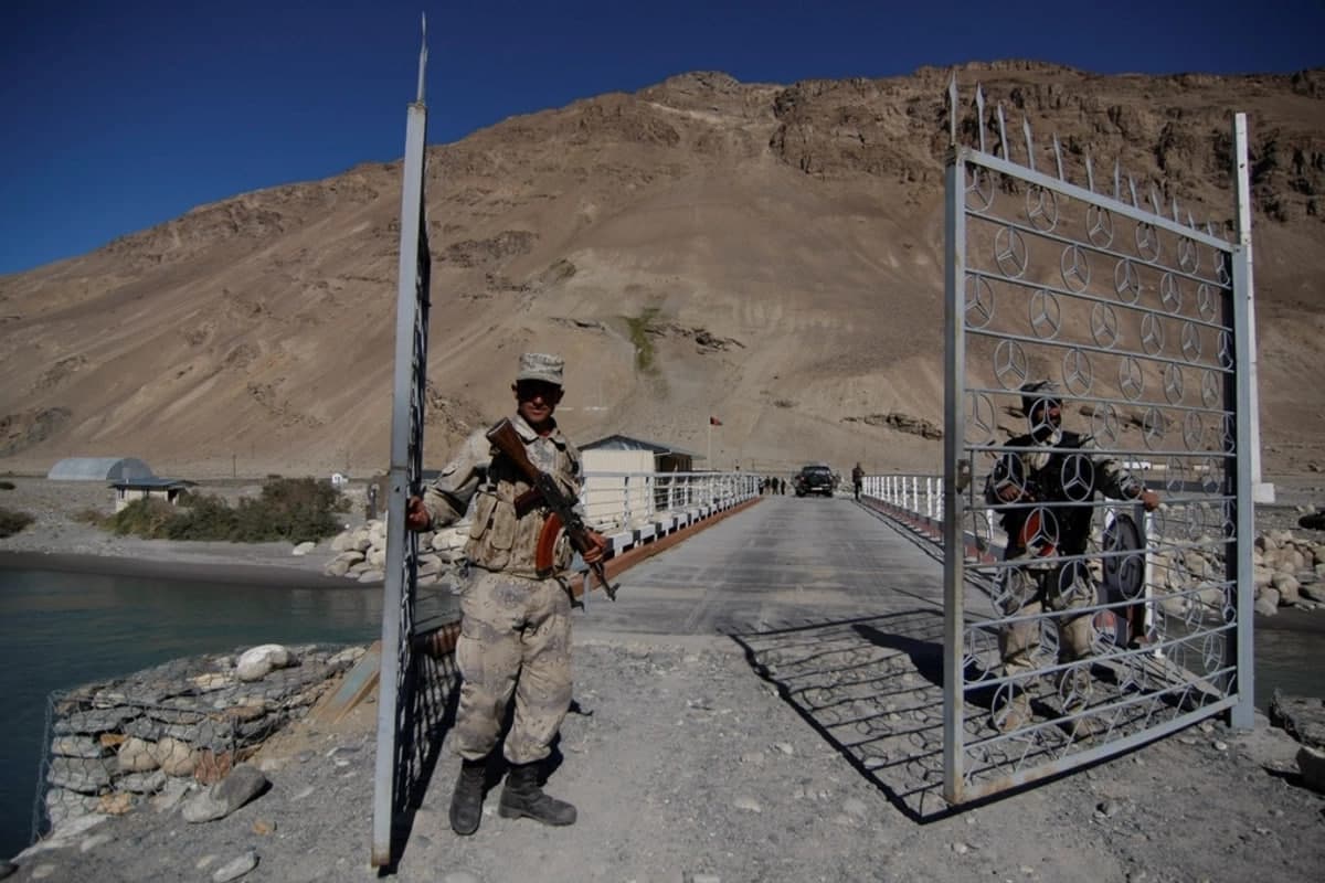 Tojikiston afg‘on chegarasini qo‘riqlash uchun Rossiyadan harbiy yordam so‘radi
