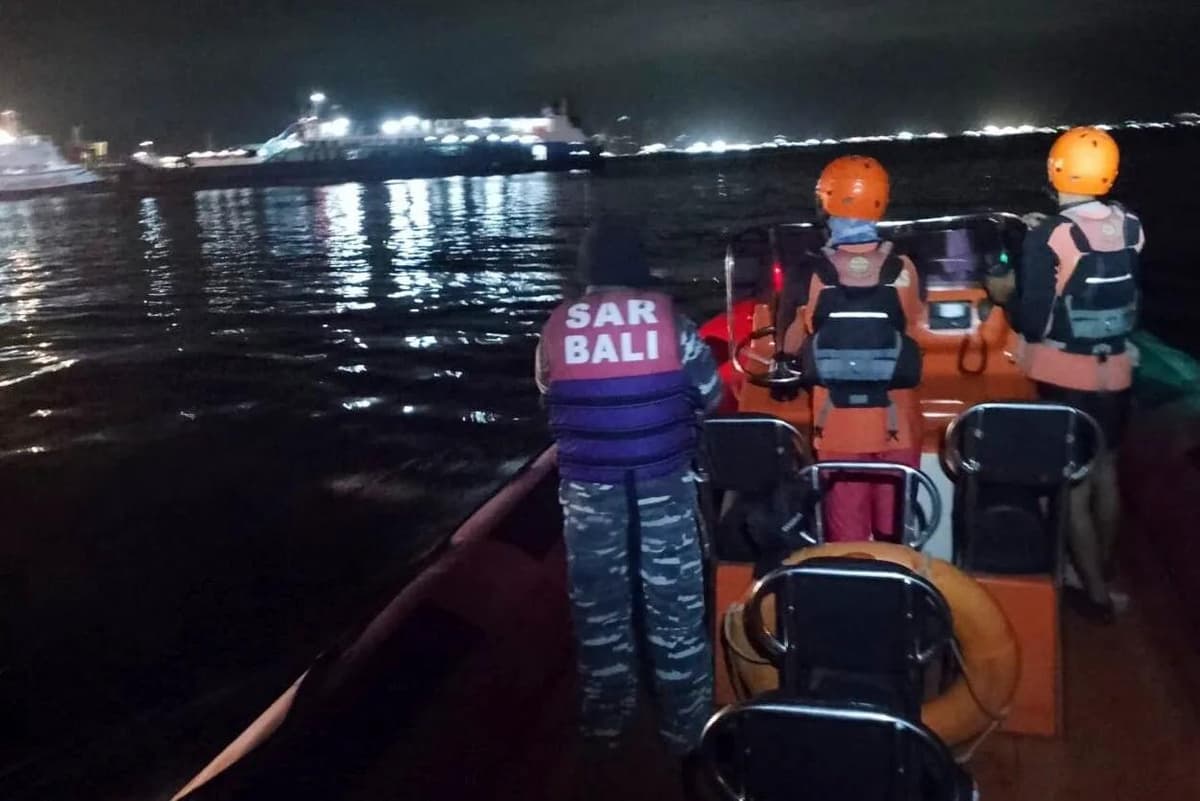 Bali sohillari yaqinida parom cho‘kib ketdi