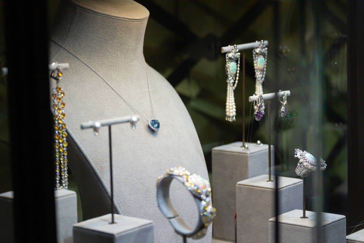 Gov’t raises fines by tenfold for illegal precious metal trade