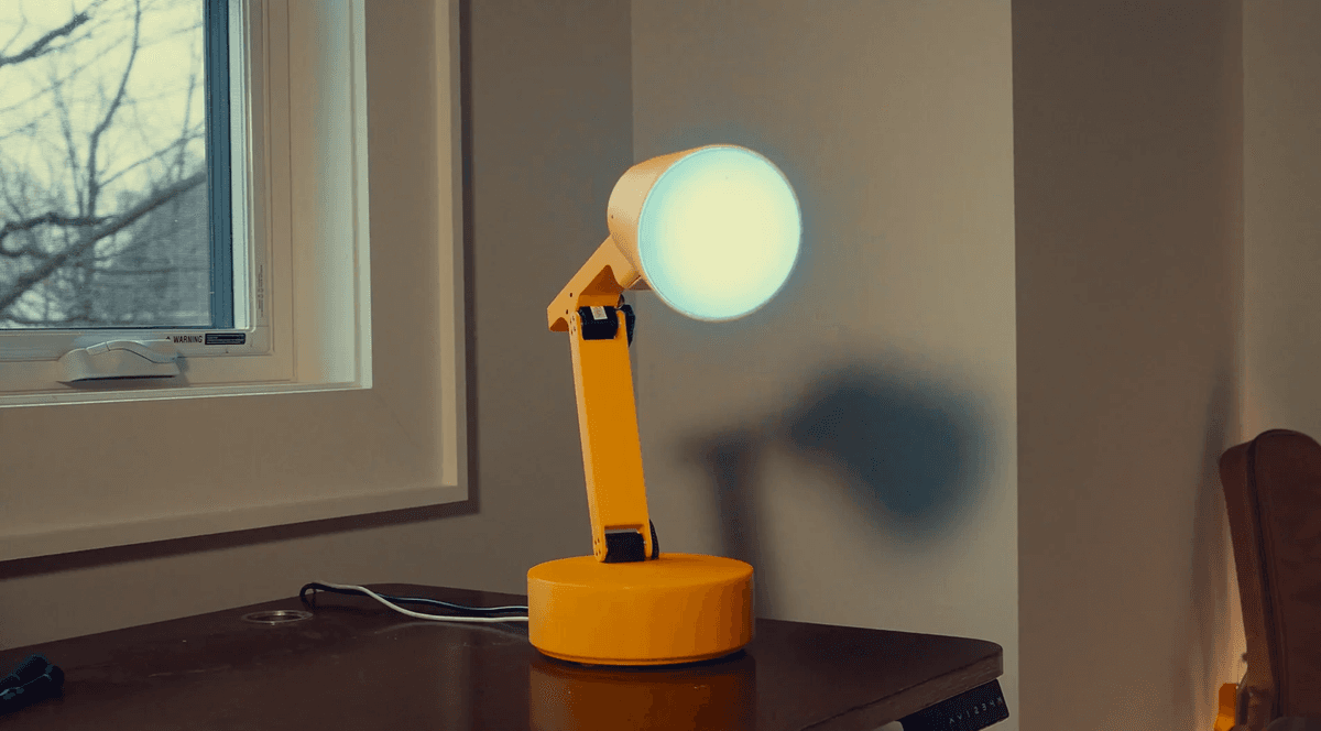 Pixar’dagi kabi jonli aqlli lampa endi haqiqiy robotga aylandi