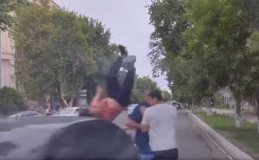 “Farg‘onada u zo‘r ekanini ko‘rsatib qo‘ymoqchi bo‘lgan” – tanishini mashinada qasddan urib o‘ldirgan shaxs ishida hukm o‘qildi