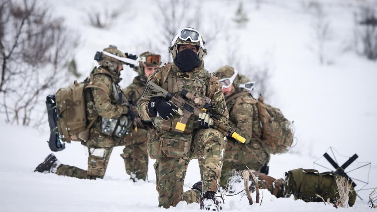 Британия заявила о готовности разместить свои войска в Украине на долгие годы